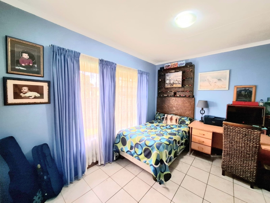 6 Bedroom Property for Sale in Gonubie Eastern Cape